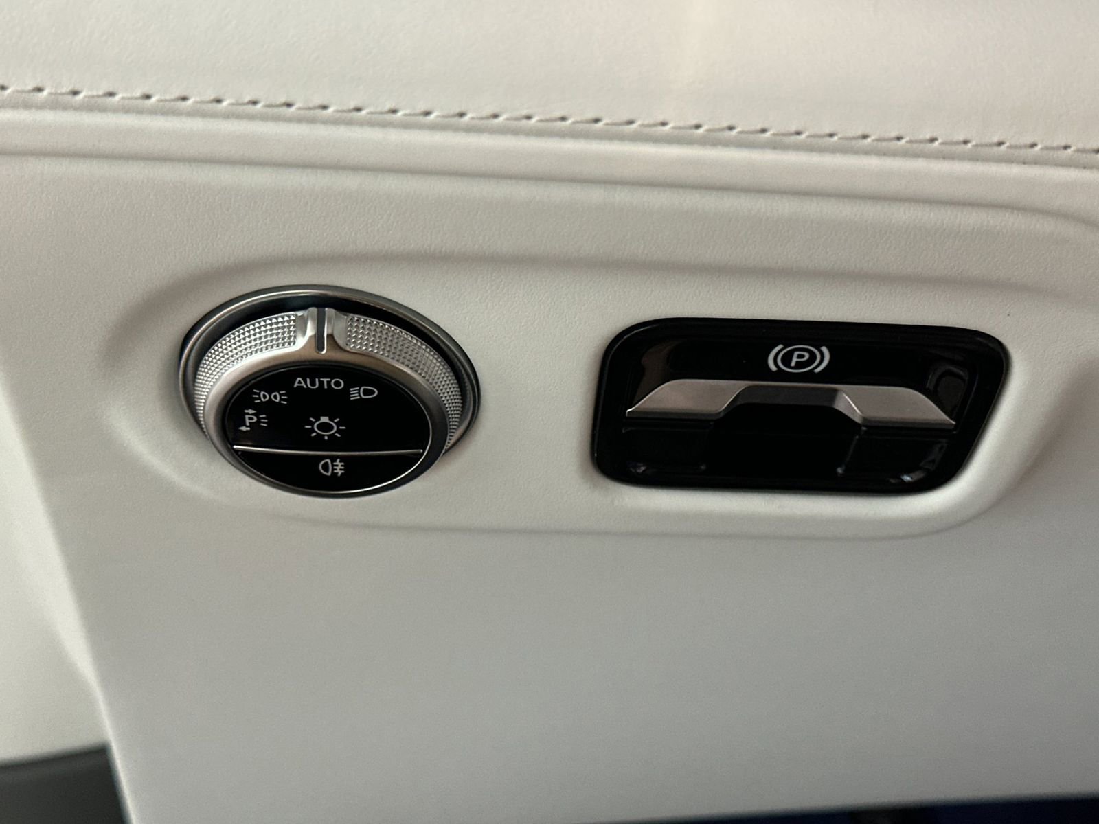 New 2025 Mercedes-Benz Maybach EQS 680 4MATIC image 30