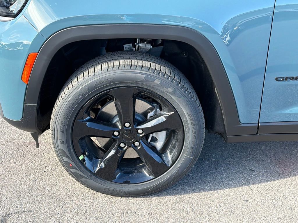 New 2026 Jeep Grand Cherokee L Limited w/ Limited Altitude Package AWD/4WD image 21