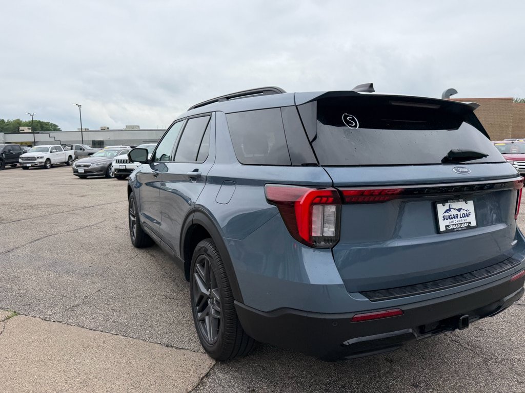 Used 2025 Ford Explorer ST-Line w/ Premium Package AWD/4WD image 6