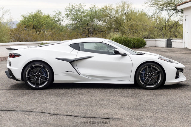 Used 2026 Chevrolet Corvette Z06 w/ Stealth Interior Trim Package RWD image 16