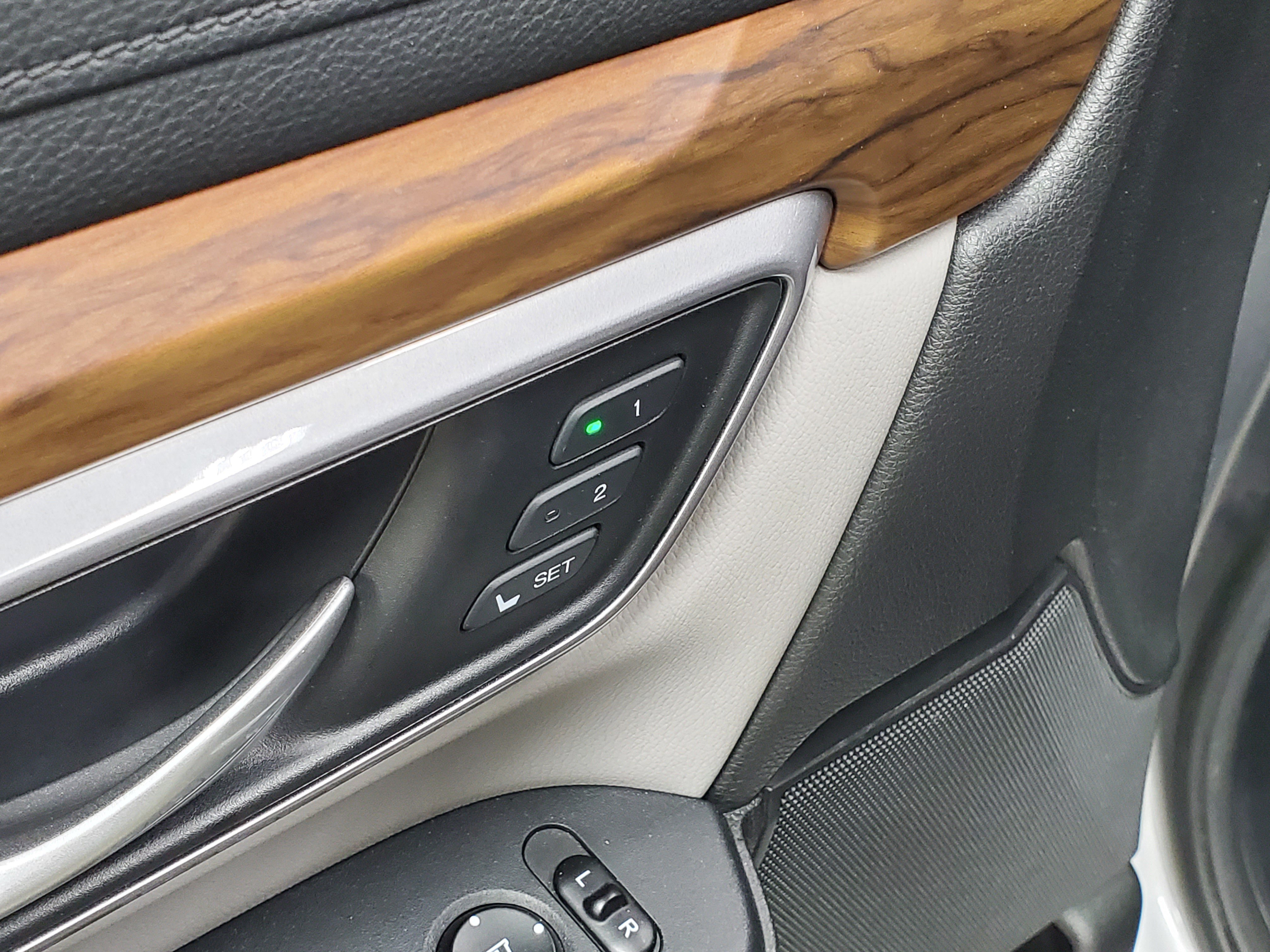 Certified 2017 Honda CR-V Touring image 24