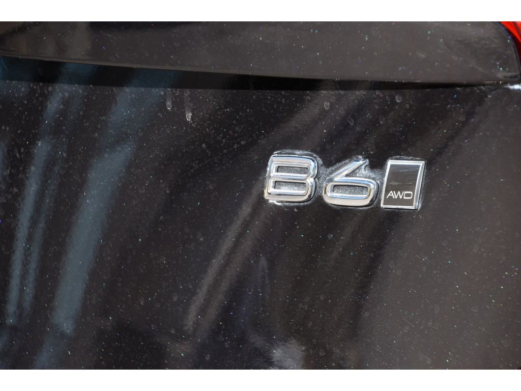 Certified 2024 Volvo XC90 B6 Plus image 28