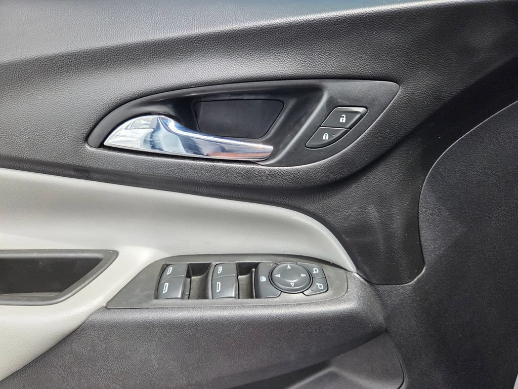 Used 2021 Chevrolet Equinox LS w/ LS Convenience Package FWD image 22