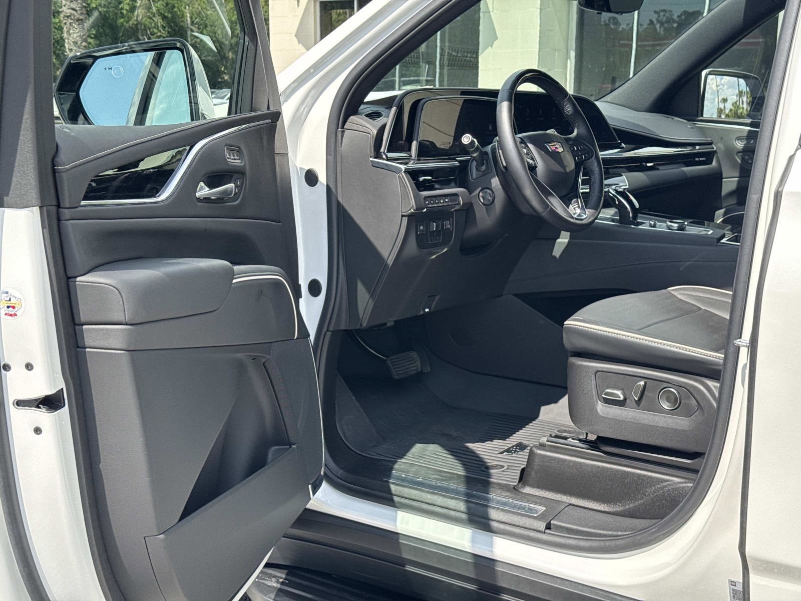 Used 2024 Cadillac Escalade Sport w/ LPO, Floor Liner Package AWD/4WD image 13