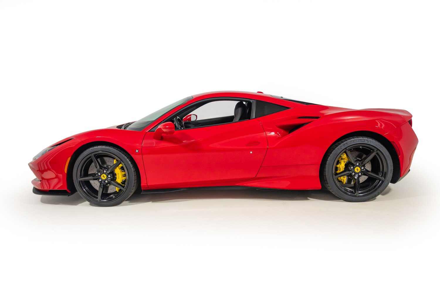 Certified 2021 Ferrari F8 Tributo RWD image 3
