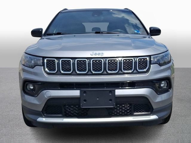 Used 2023 Jeep Compass Limited AWD/4WD image 2