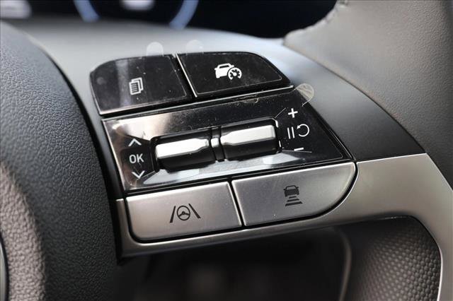 New 2025 Hyundai Elantra SEL image 16