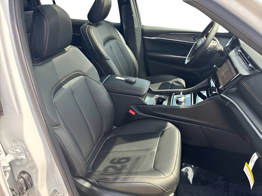 New 2026 Jeep Grand Cherokee L Limited AWD/4WD image 9