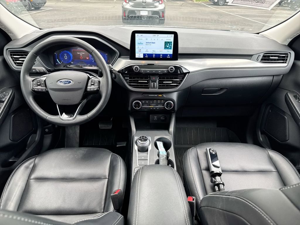 Used 2022 Ford Escape Titanium w/ Class II Trailer Tow Package AWD/4WD image 10