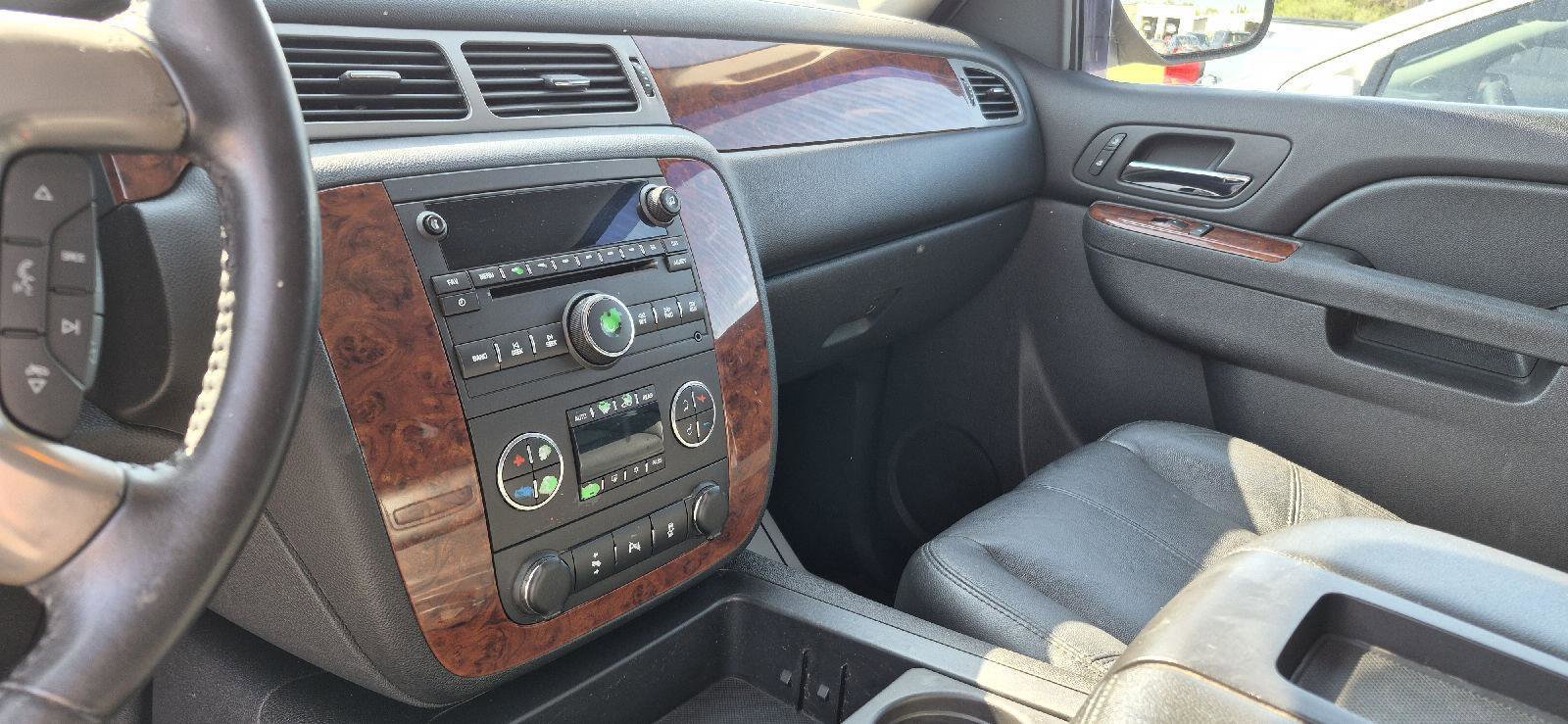 Used 2013 Chevrolet Tahoe LT AWD/4WD image 10