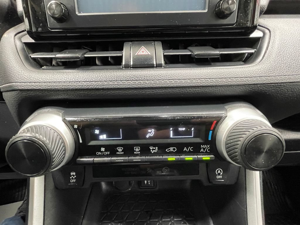 Used 2019 Toyota RAV4 LE w/ All Weather Liner Package AWD/4WD image 20