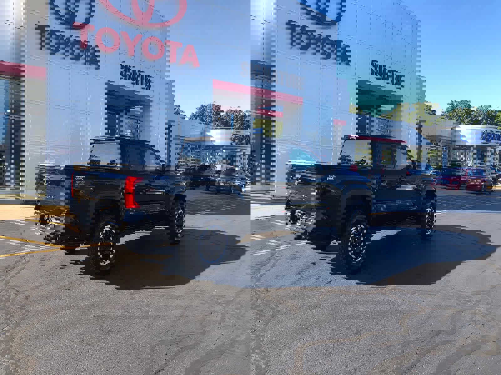 New 2025 Toyota Tacoma TRD Off-Road image 2