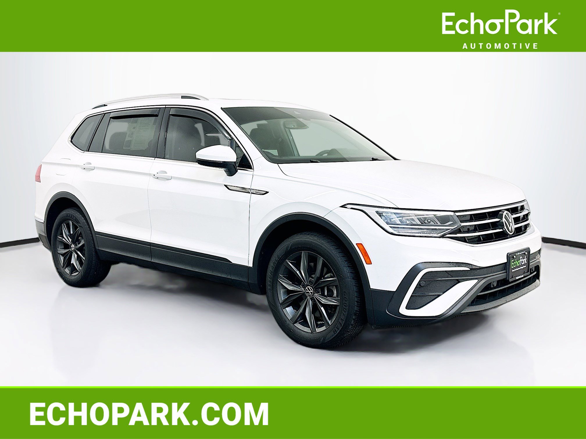 Used 2022 Volkswagen Tiguan SE image 1