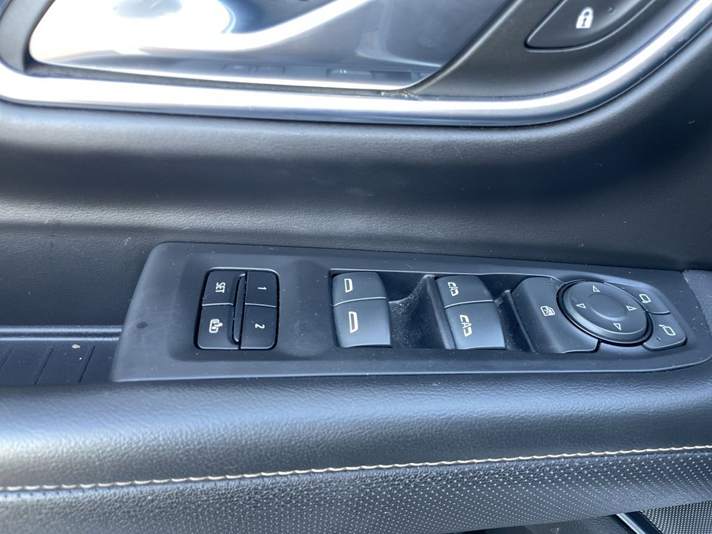 Used 2023 GMC Yukon SLT image 19