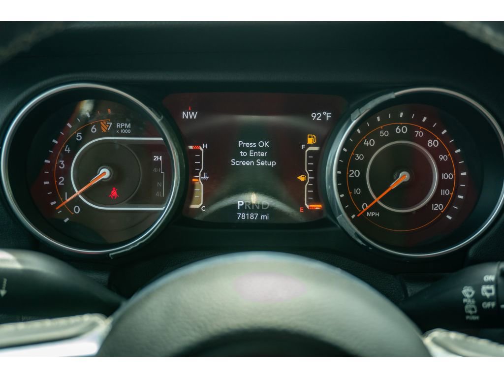 Used 2018 Jeep Wrangler Unlimited Sahara AWD/4WD image 22