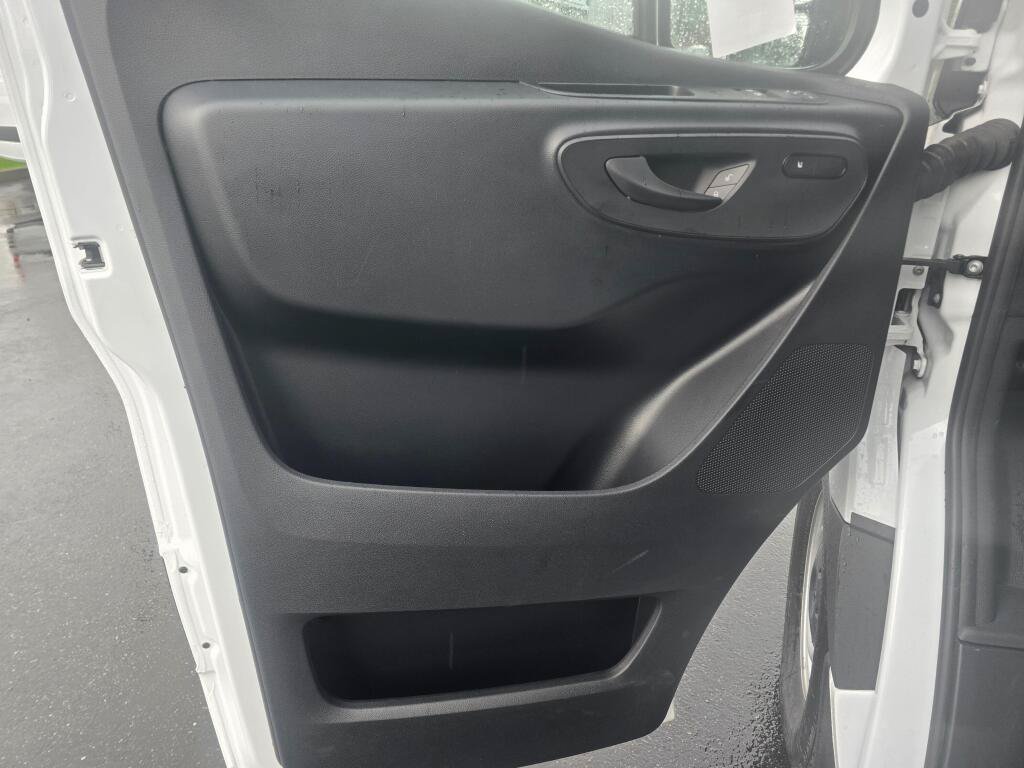 New 2025 Mercedes-Benz eSprinter 170 Cargo image 29