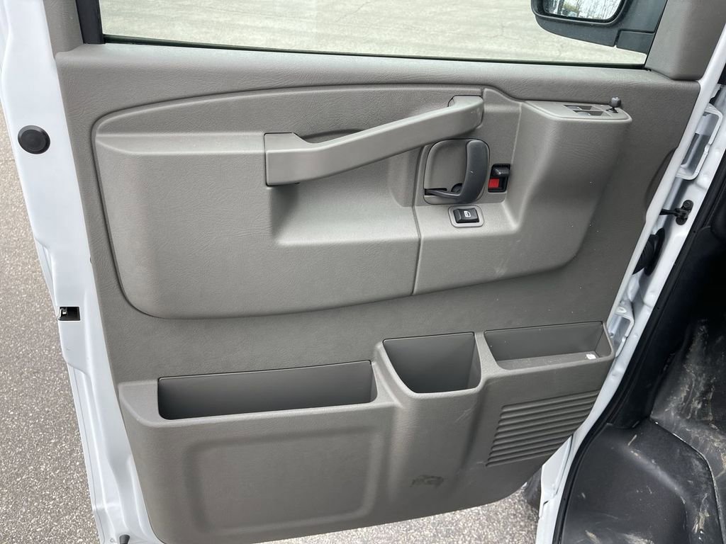 New 2026 Chevrolet Express 2500 w/ Driver Convenience Package image 7