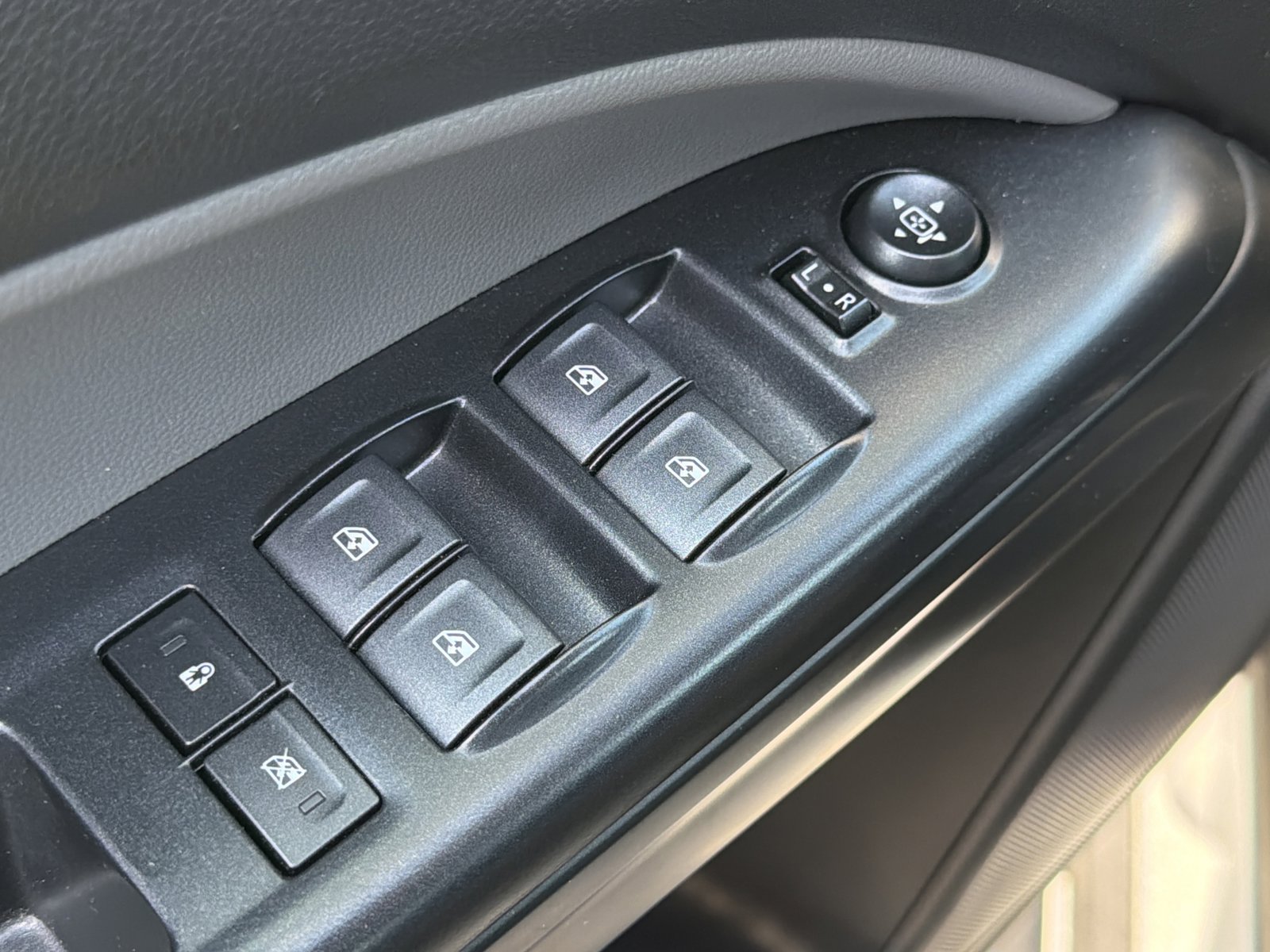 Used 2020 Chevrolet Colorado W/T w/ WT Convenience Package RWD image 18