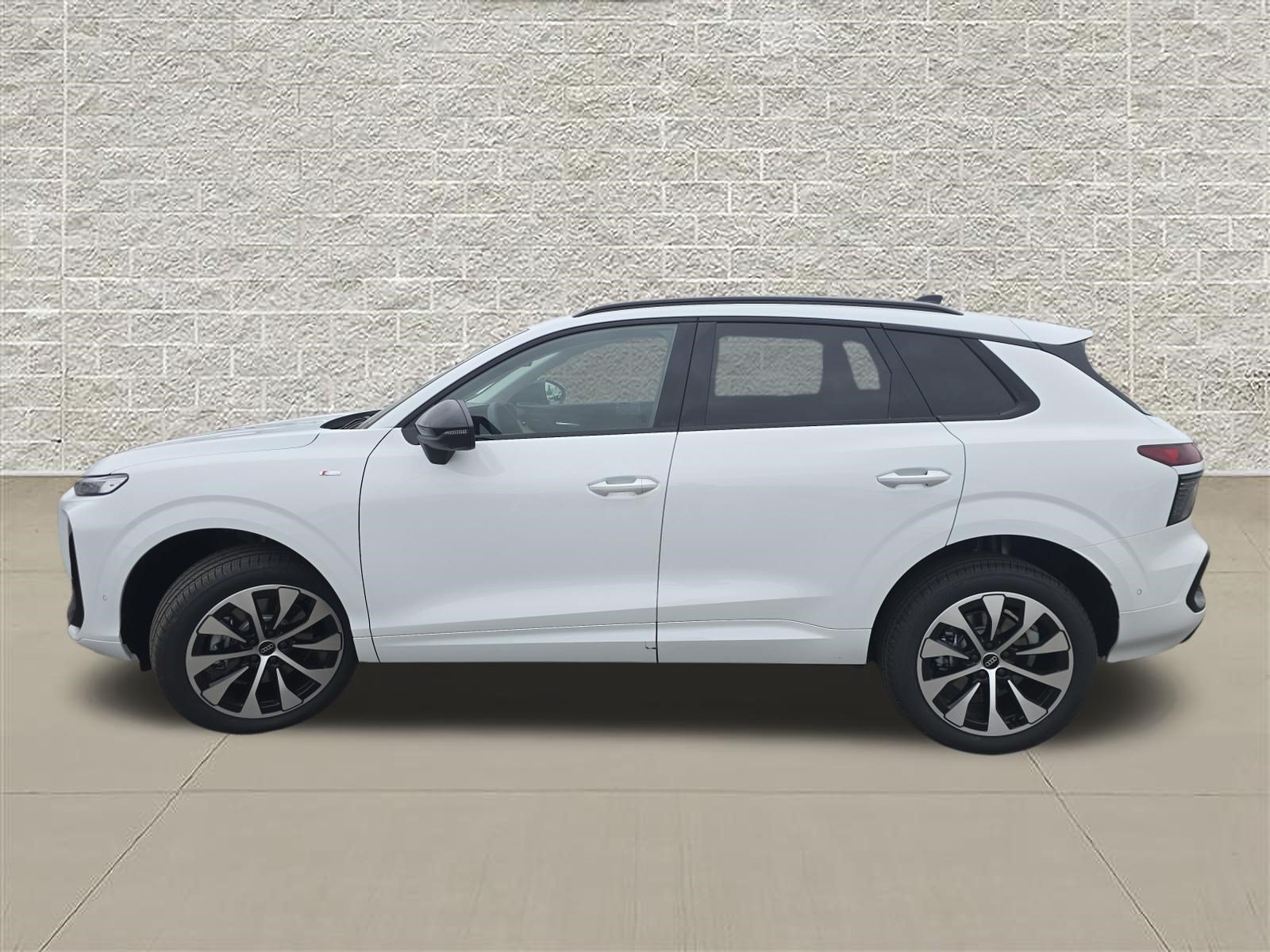 New 2026 Audi Q3 quattro 2.0T AWD/4WD image 4