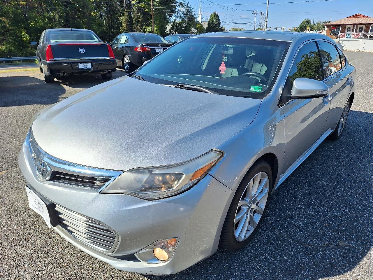 Used 2015 Toyota Avalon XLE Touring FWD image 3