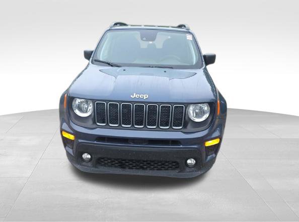 Used 2023 Jeep Renegade Latitude w/ Premium Group AWD/4WD image 2
