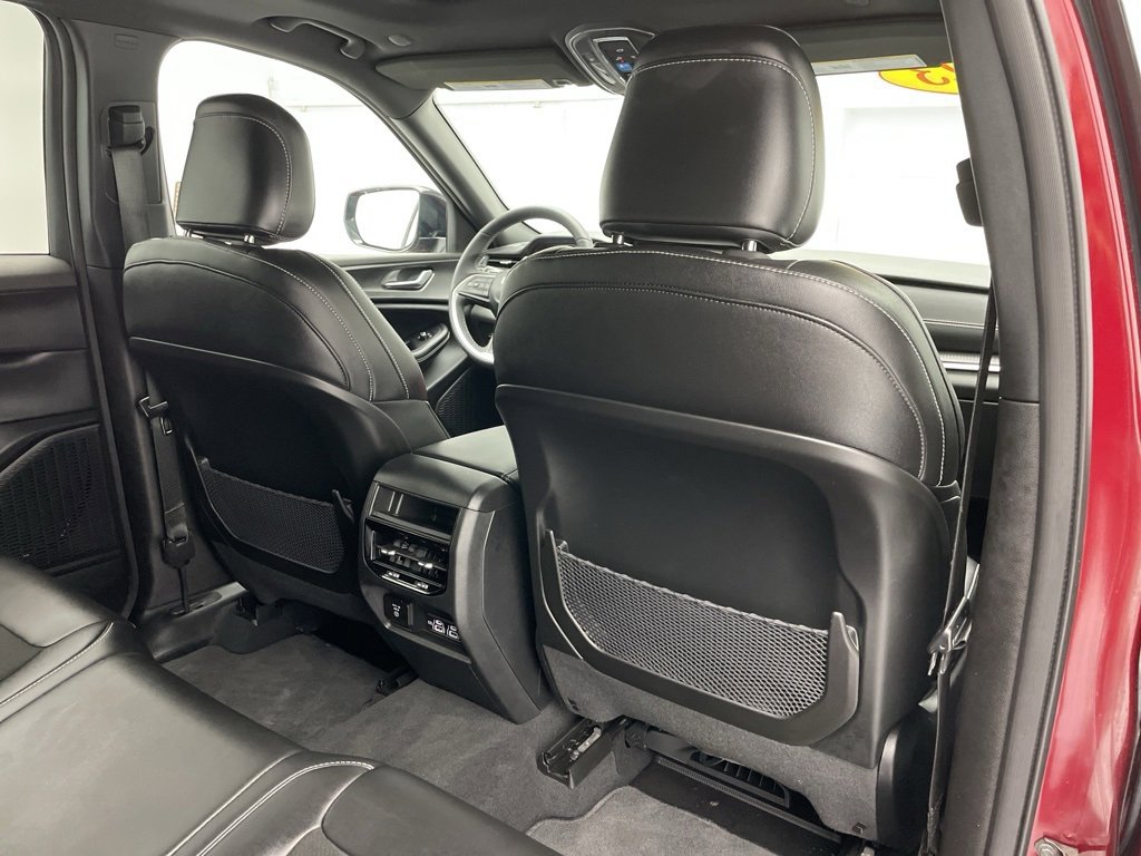 Used 2023 Jeep Grand Cherokee Altitude image 46