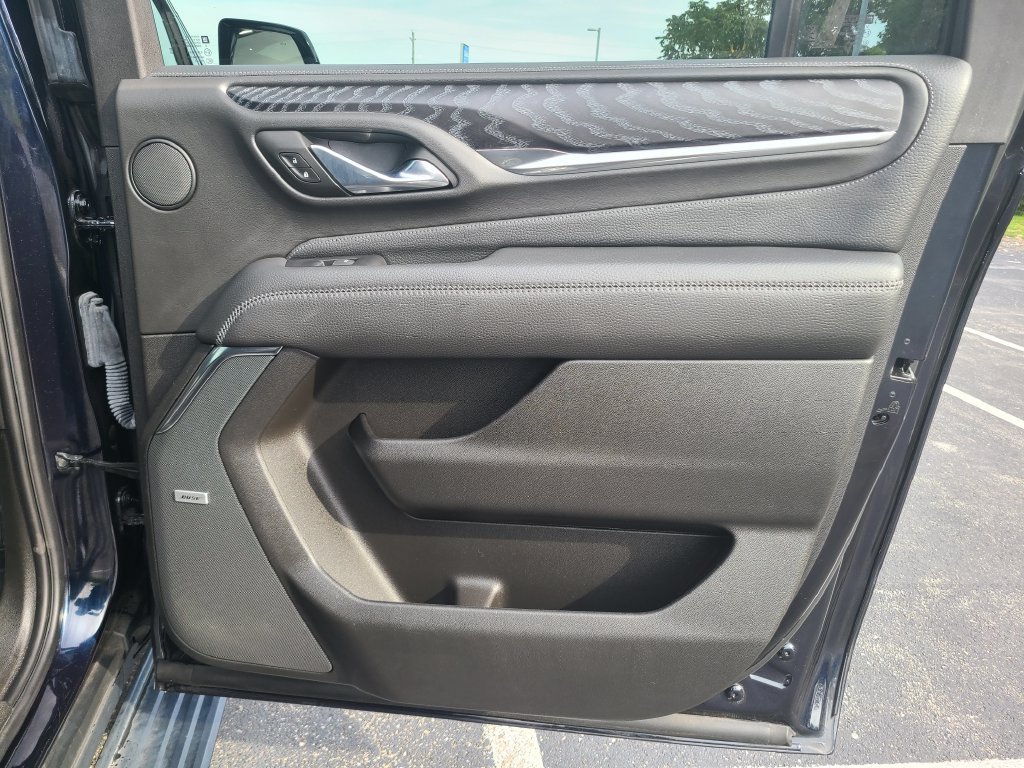 Used 2023 GMC Yukon XL Denali w/ Denali Reserve Package AWD/4WD image 13