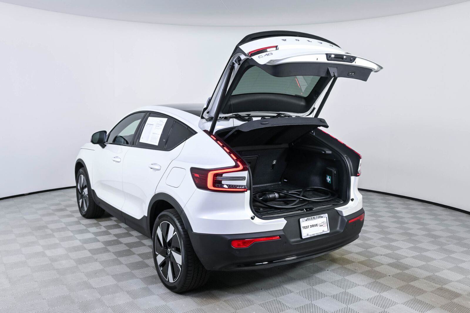 Certified 2024 Volvo C40 Recharge Core w/ Climate Package AWD/4WD image 31