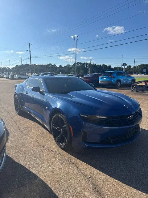 Used 2020 Chevrolet Camaro LT RWD image 3