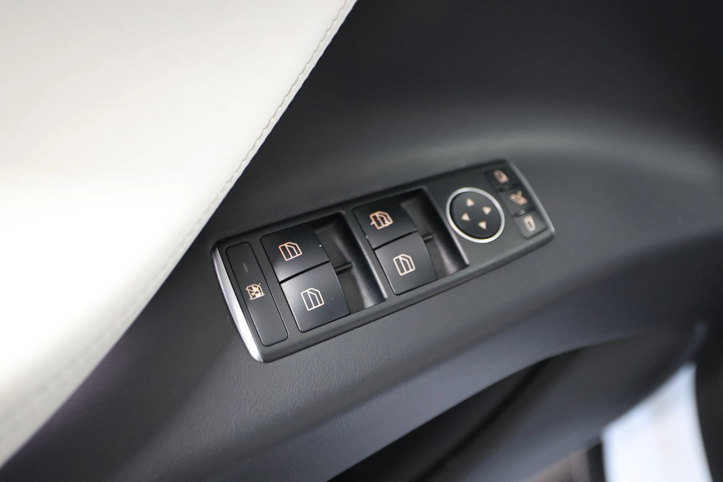 Used 2017 Tesla Model X P100D image 25