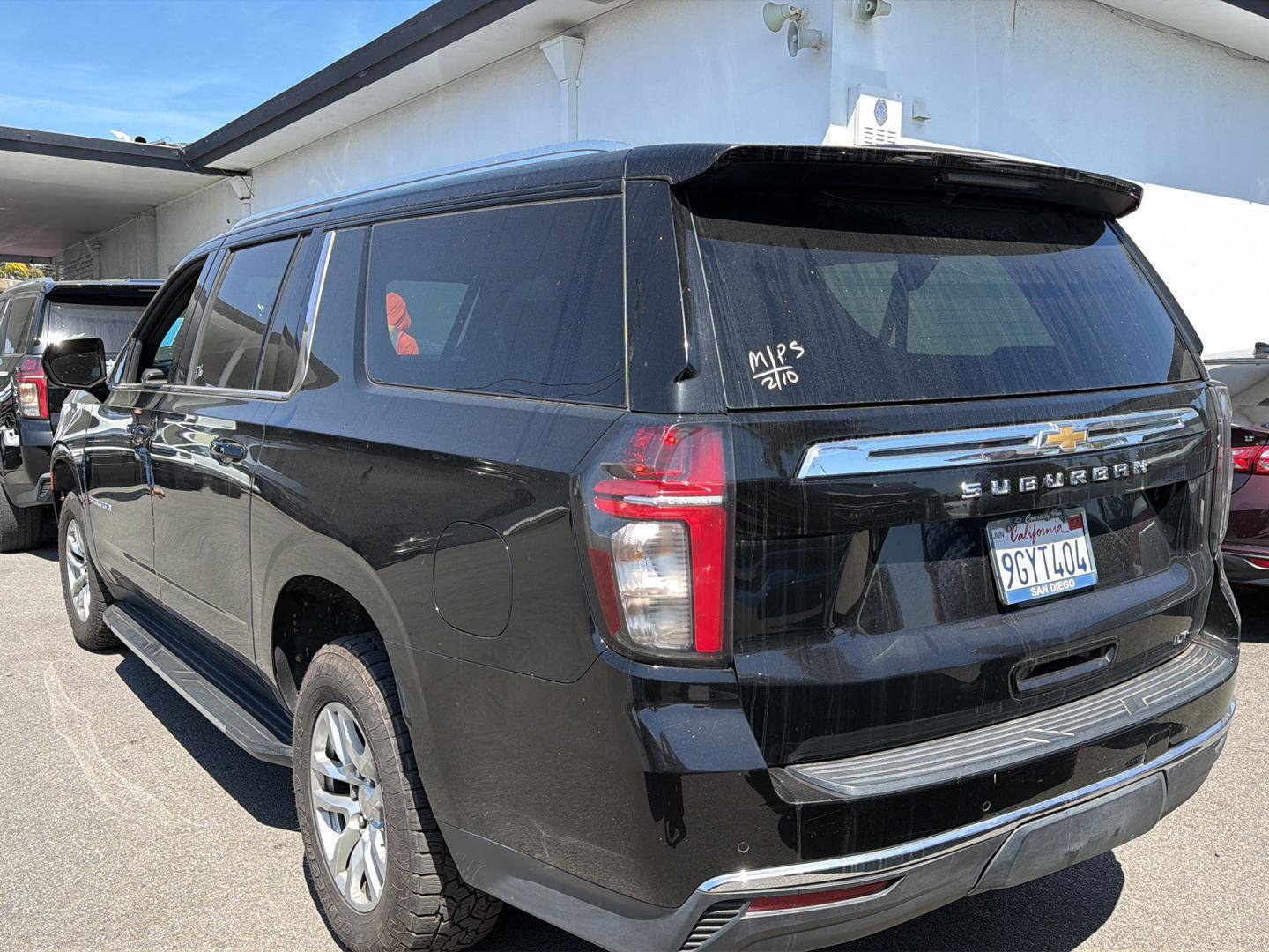 Used 2023 Chevrolet Suburban LT image 3