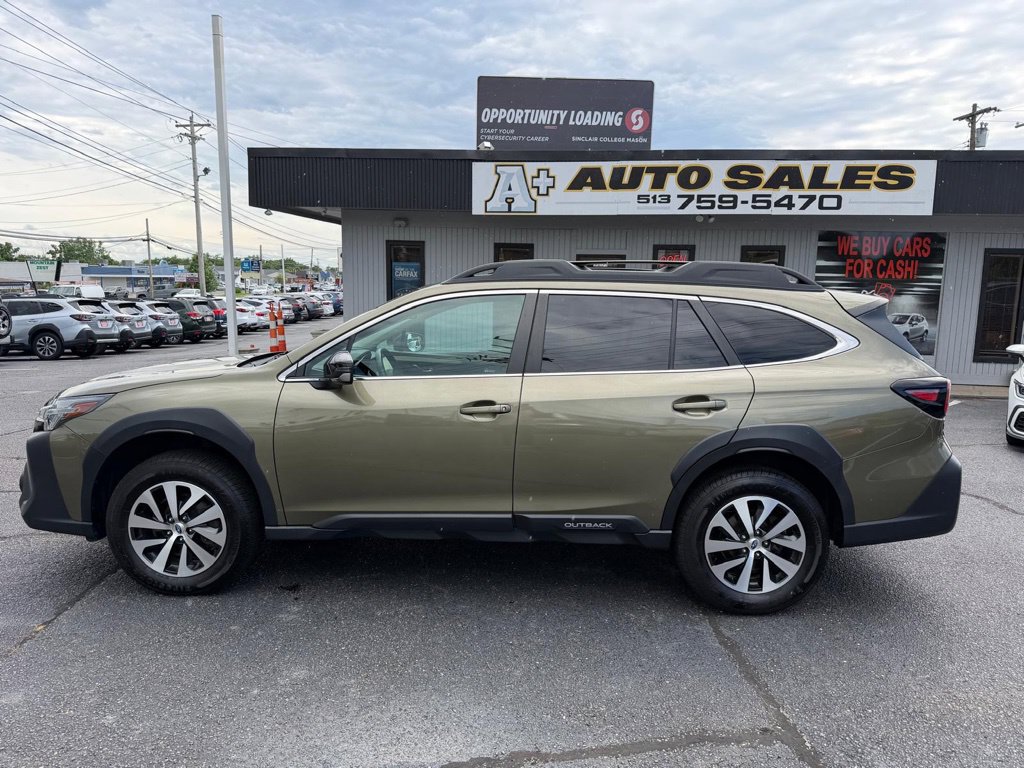 Used 2023 Subaru Outback Premium AWD/4WD image 1