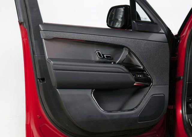 Used 2025 Land Rover Range Rover Sport image 24