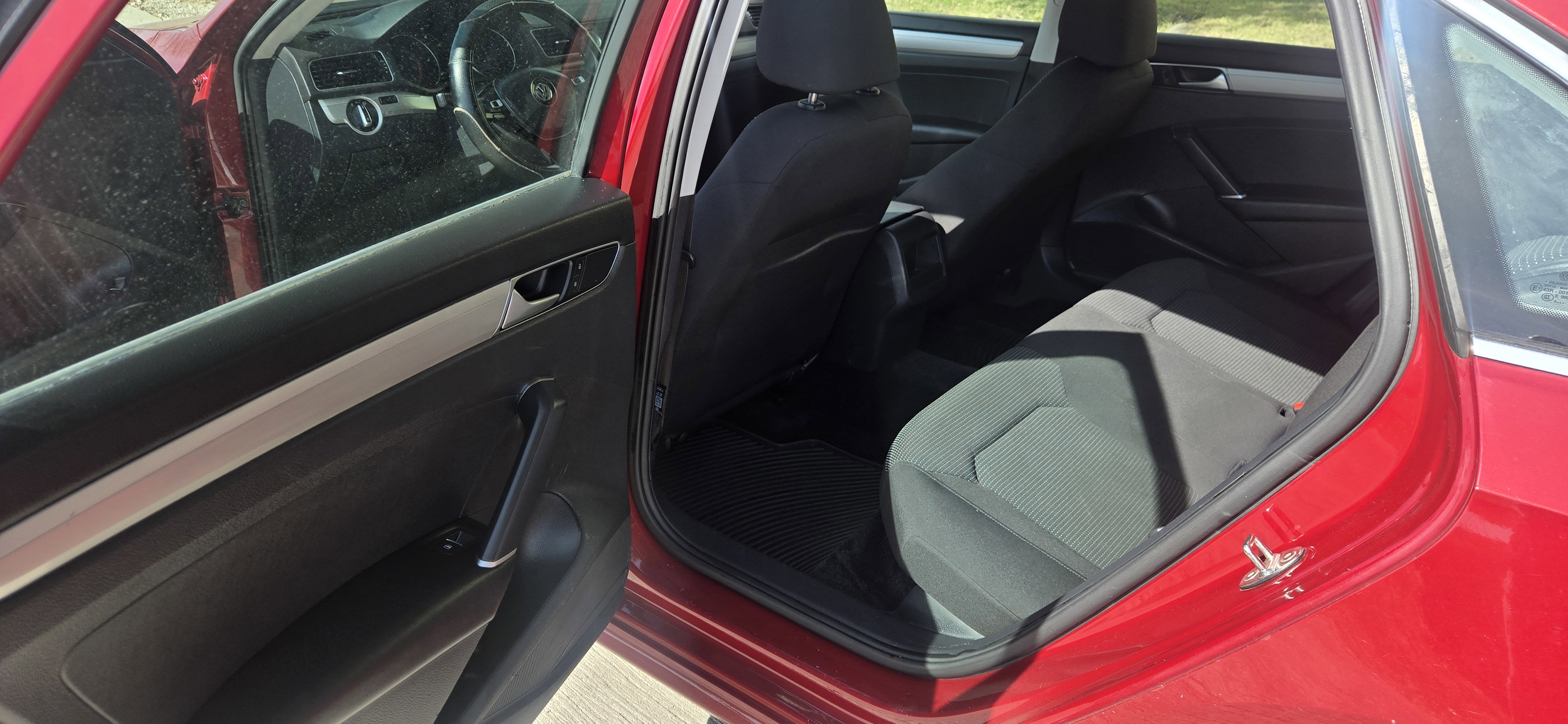 Used 2016 Volkswagen Passat 1.8T S image 18