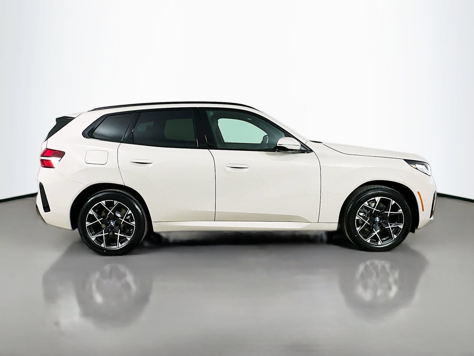 New 2026 BMW X3 xDrive30i w/ Premium Package AWD/4WD image 4