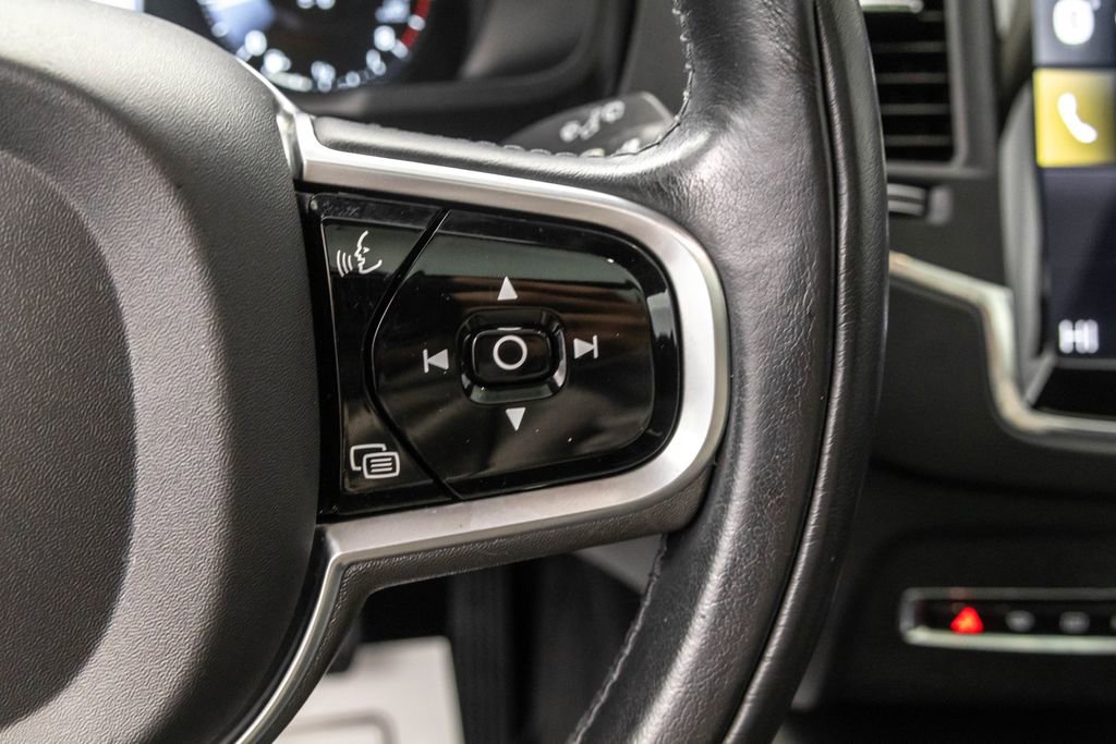 Used 2020 Volvo XC90 T5 Momentum w/ Protection Package AWD/4WD image 16