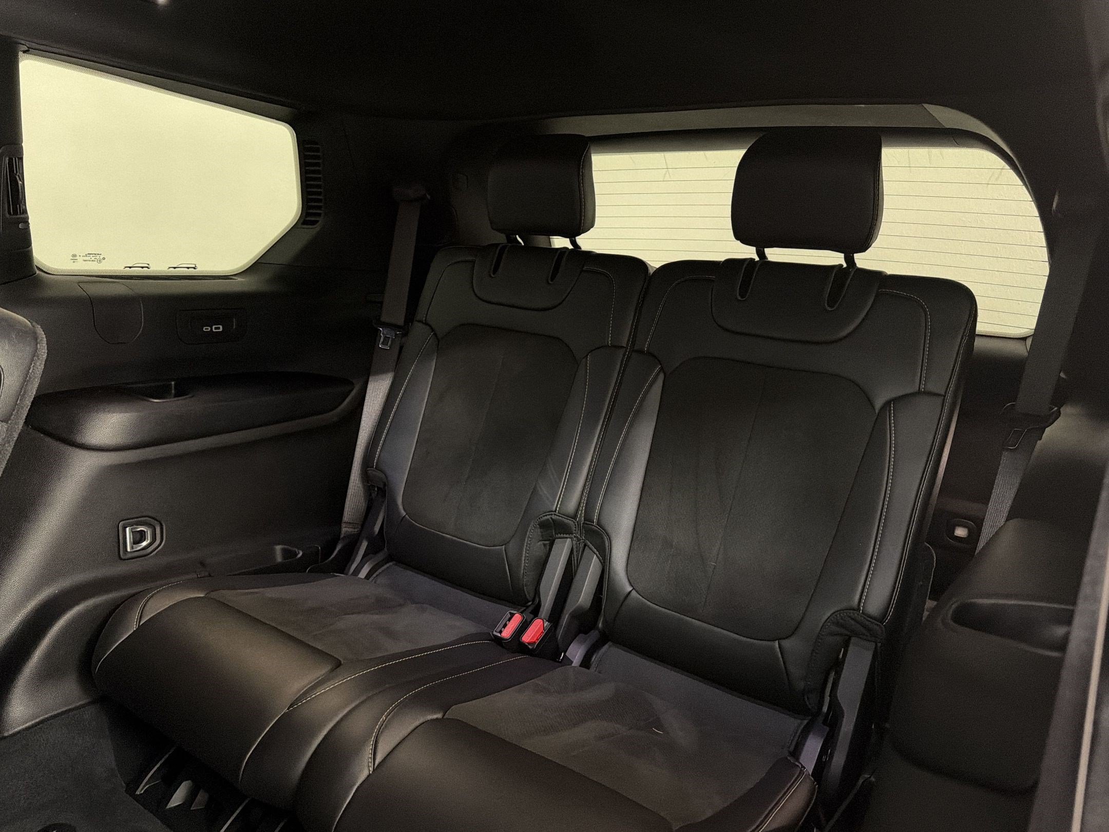 Used 2023 Jeep Grand Cherokee L Laredo AWD/4WD image 30