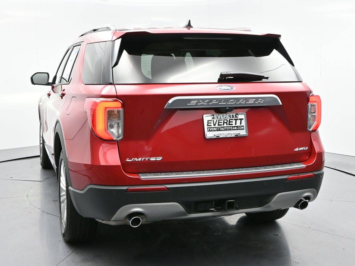 Used 2021 Ford Explorer Limited w/ Equipment Group 301A AWD/4WD image 3