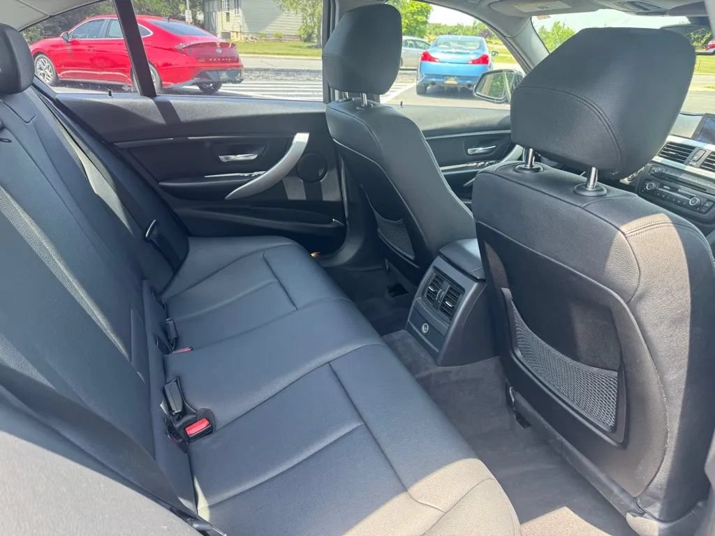 Used 2013 BMW 328i xDrive Sedan AWD/4WD image 7