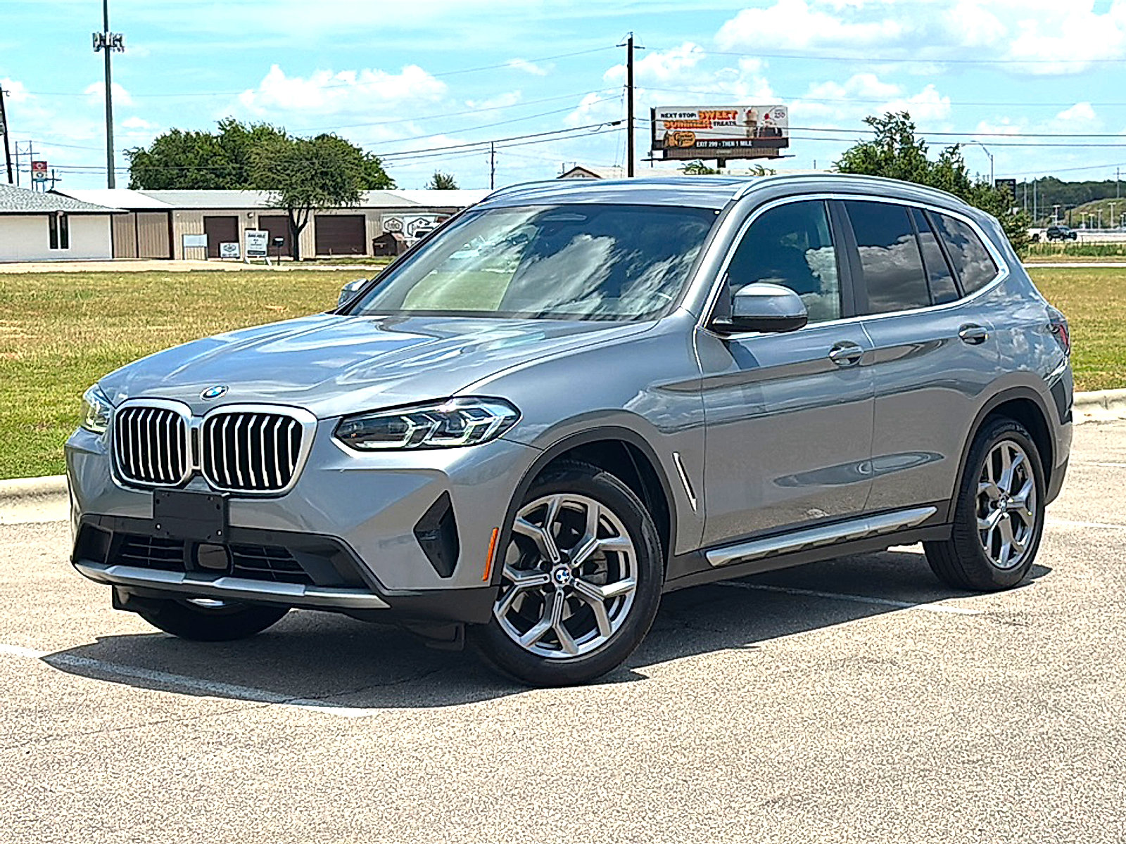 Used 2023 BMW X3 sDrive30i w/ Premium Package RWD image 2