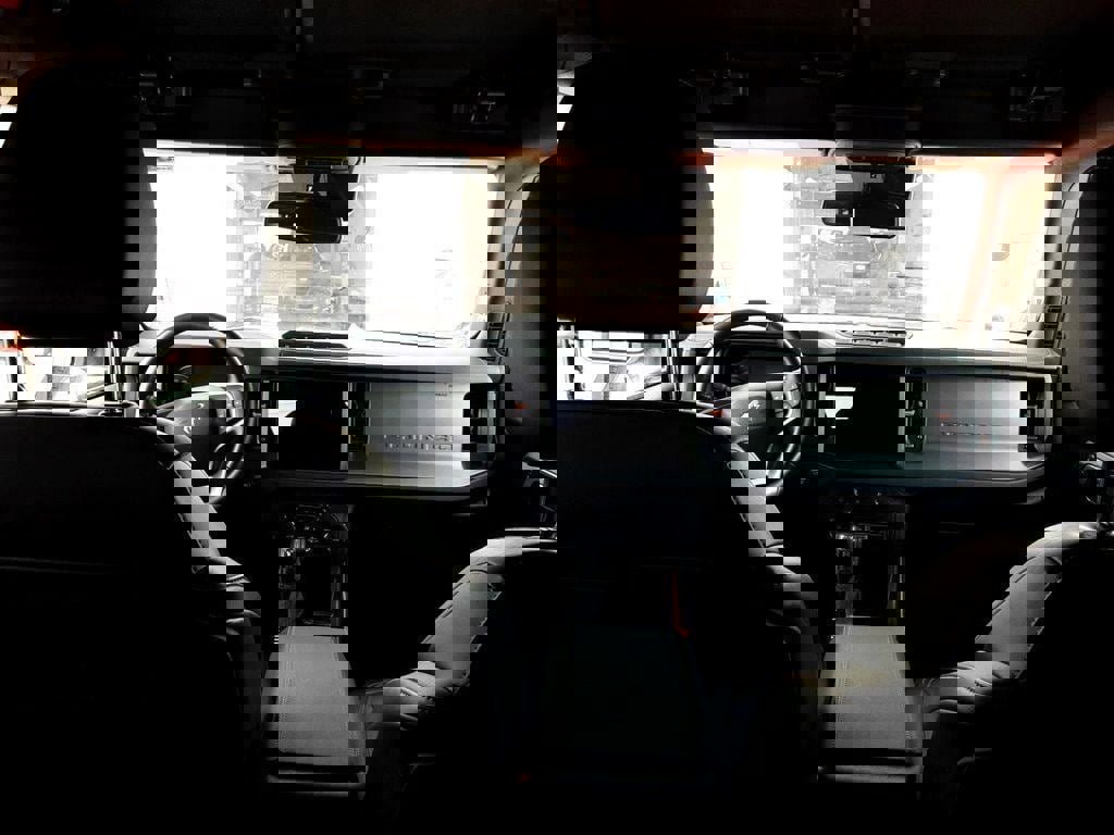 Used 2024 Ford Bronco Badlands image 20