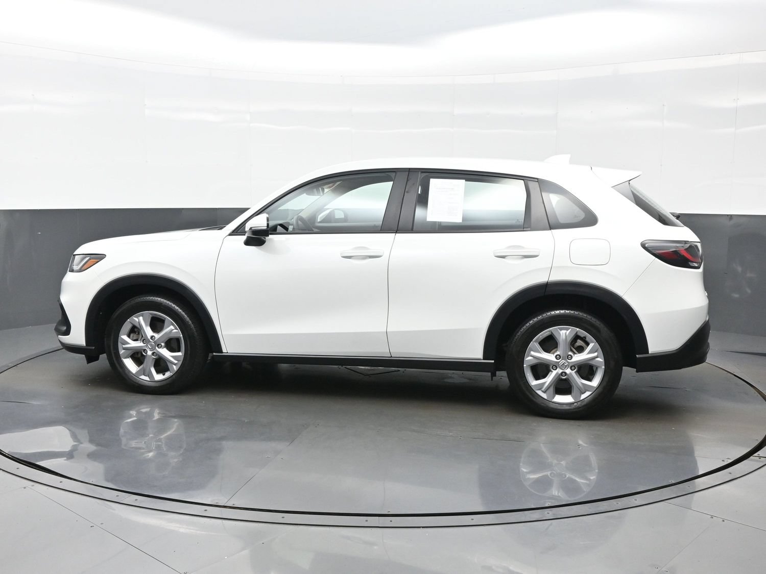 Used 2024 Honda HR-V LX image 3