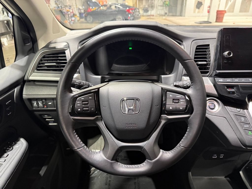 Used 2025 Honda Odyssey EX-L image 16