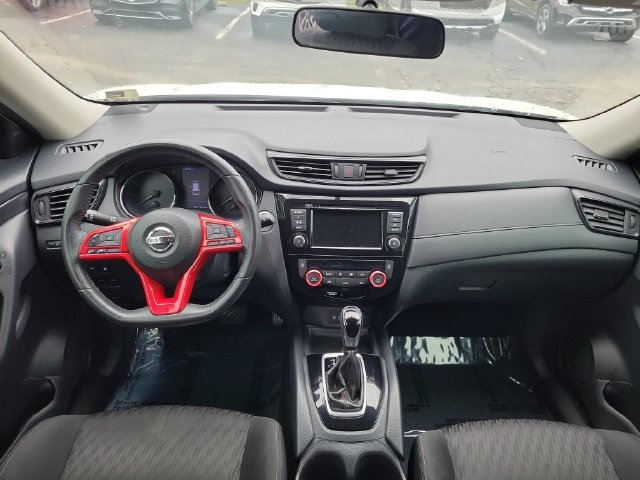 Used 2018 Nissan Rogue SV FWD image 12