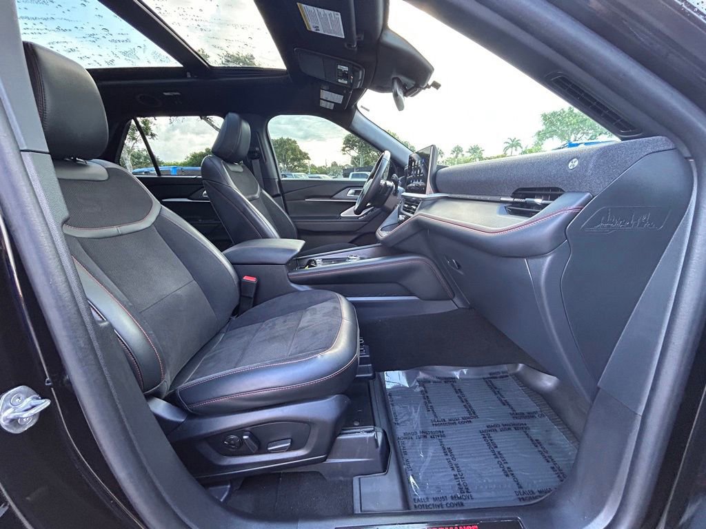 Used 2025 Ford Explorer ST image 26