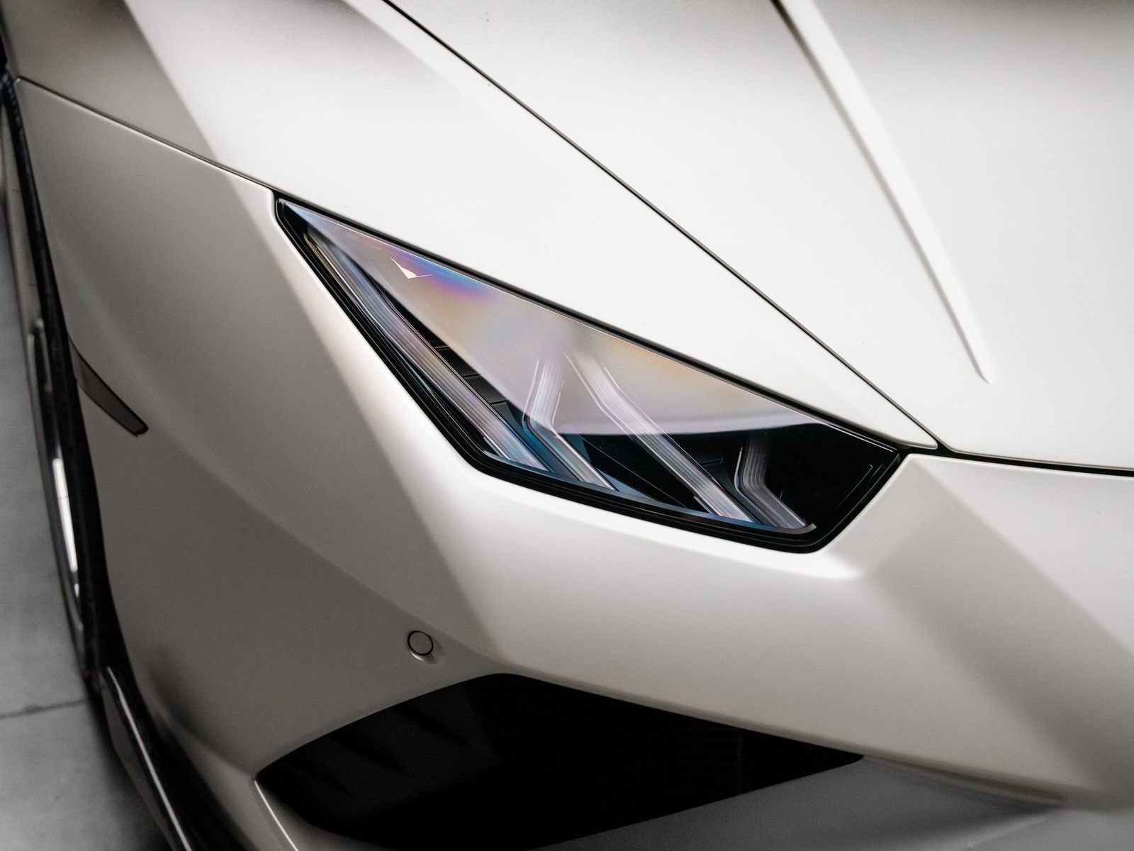 Used 2021 Lamborghini Huracan EVO image 18