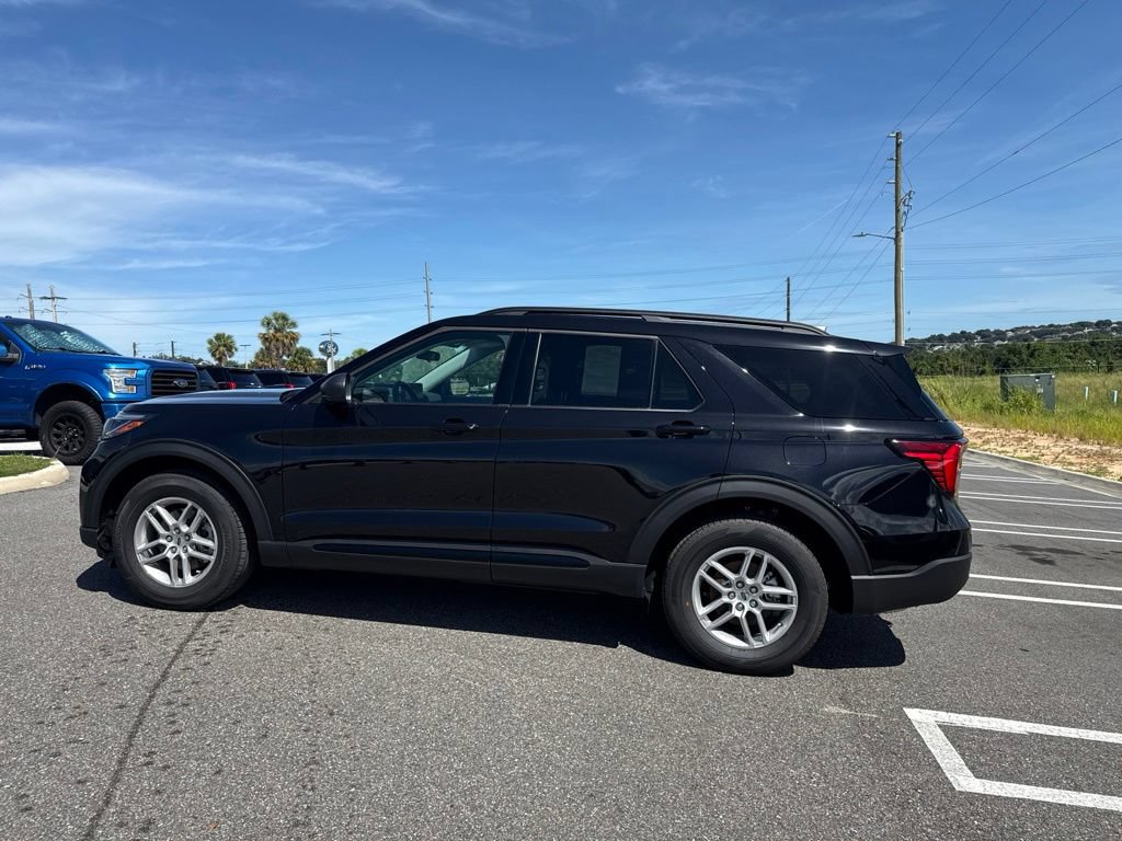 Used 2026 Ford Explorer Active w/ Active Comfort Package RWD image 4