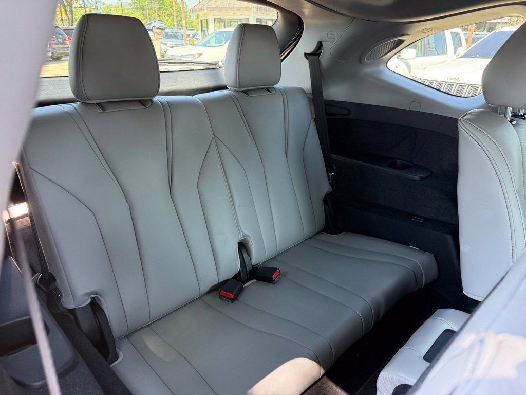 Used 2025 Acura MDX w/ Technology Package AWD/4WD image 16