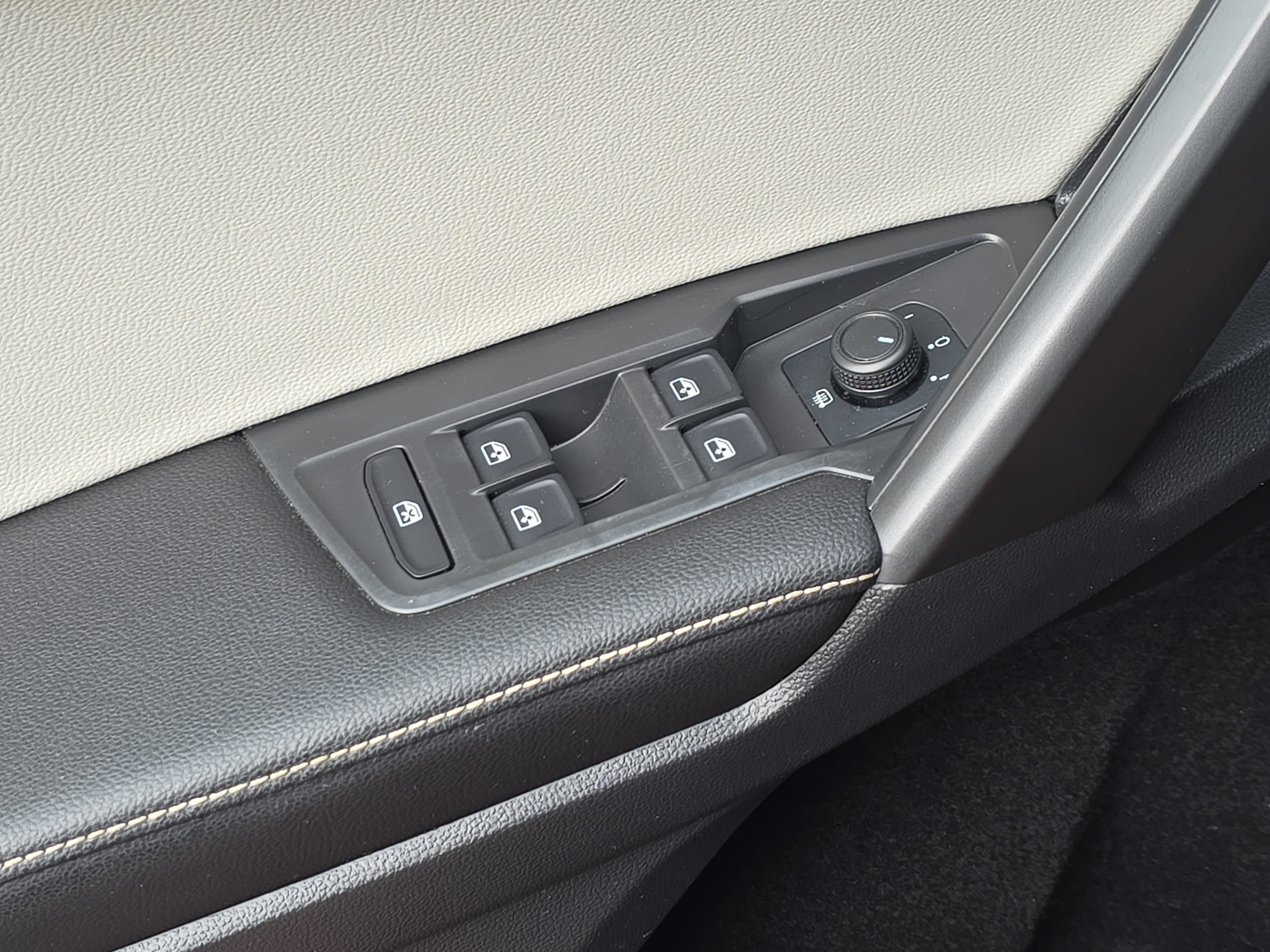Used 2022 Volkswagen Tiguan S FWD image 28