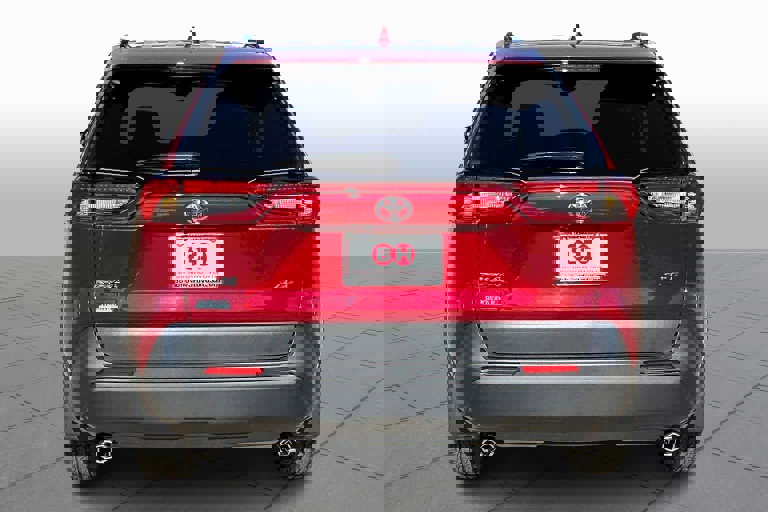 Used 2023 Toyota RAV4 XLE image 4